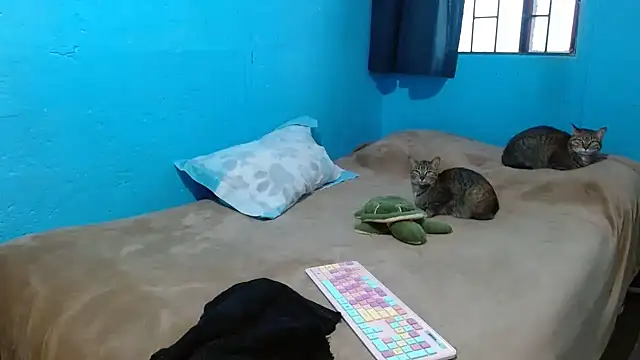 clarisse69 online show from March 18, 2025, 5:10 pm