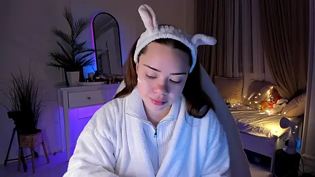 VixenMia online show from February 27, 2025, 3:14 am