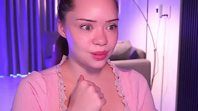 VixenMia online show from October 2, 2025, 3:02 am