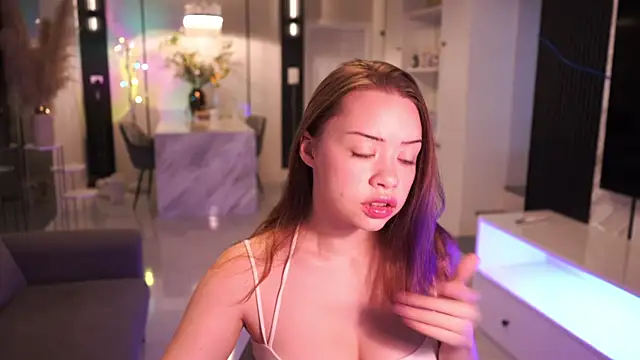 VixenMia online show from February 20, 2026, 3:58 am