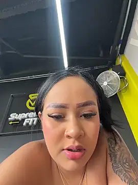 Snapshot of Luisa_Fernandaa chatting on March 17, 2026, 6:22 pm Luisa Fernandaa online show from March 17, 2026, 6:22 pm