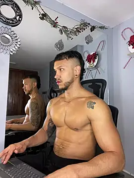 ARON TAYLER01 online show from December 7, 2024, 12:45 pm