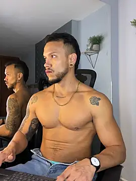 ARON TAYLER01 online show from January 8, 2025, 12:37 pm