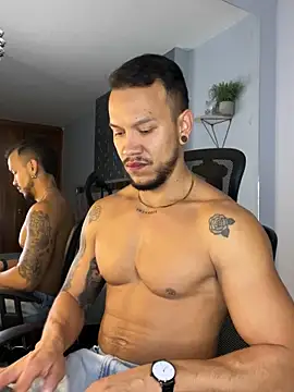 ARON TAYLER01 online show from January 11, 2025, 12:40 pm