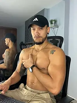 ARON TAYLER01 online show from March 15, 2025, 12:34 pm