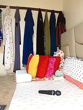 NicRaisaa online show from February 18, 2025, 4:48 am