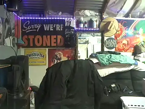 CloudDadddyyy420 online show from February 17, 2025, 9:03 am