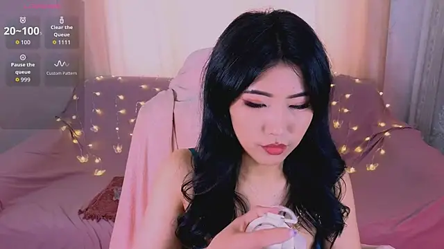 Snapshot of Wendy__Hills chatting on May 31, 2026, 5:37 am Wendy Hills online show from May 31, 2026, 5:37 am