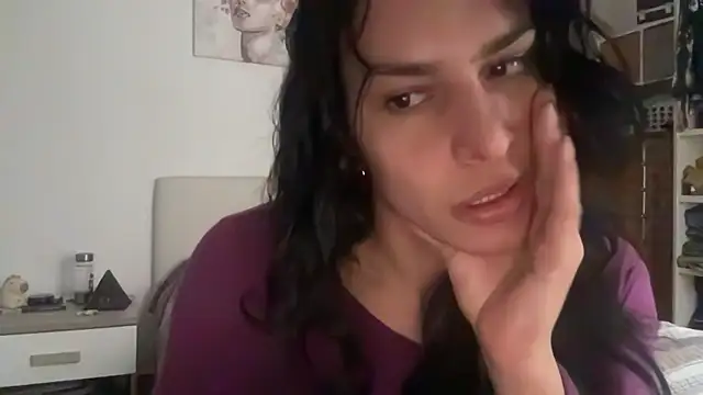 Snapshot of GGmoon81 chatting on December 15, 2024, 8:52 am GGmoon81 online show from December 15, 2024, 8:52 am