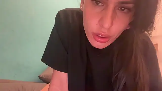 Snapshot of GGmoon81 chatting on September 19, 2025, 7:36 pm GGmoon81 online show from September 19, 2025, 7:36 pm