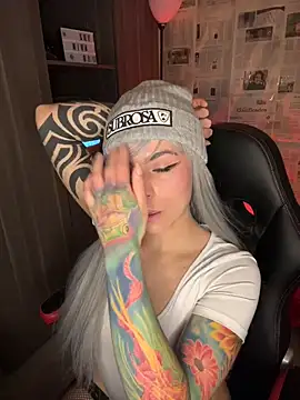 i am nina  online show from March 26, 2026, 3:12 am