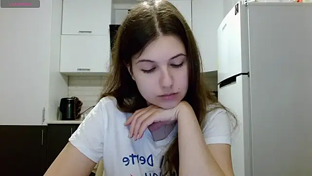 Snapshot of SayMeow_ chatting on June 5, 2026, 1:23 am SayMeow online show from June 5, 2026, 1:23 am