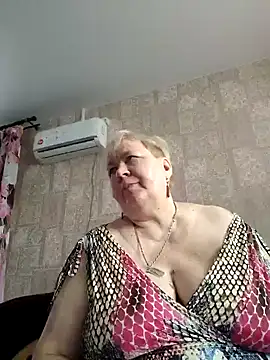 EffectFiona online show from December 30, 2024, 4:42 am