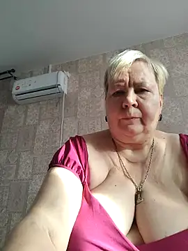 EffectFiona online show from February 13, 2026, 5:47 am