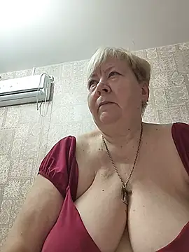 EffectFiona online show from March 11, 2026, 12:49 am