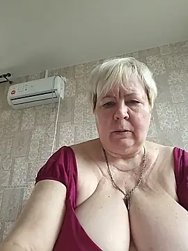 EffectFiona online show from April 14, 2026, 5:46 am