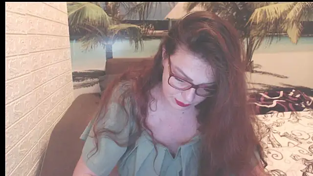 Queen  Natasha online show from November 19, 2025, 9:48 pm