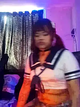 violetagrey  online show from September 12, 2025, 3:23 pm