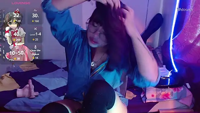 violetagrey  online show from November 10, 2025, 5:12 pm