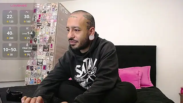 nika 1312 online show from October 9, 2025, 4:43 am