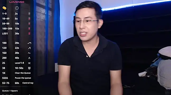 andrewmhilton  online show from March 18, 2025, 10:48 pm