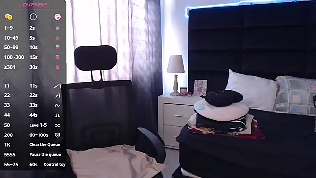 andrewmhilton  online show from September 12, 2025, 4:51 pm