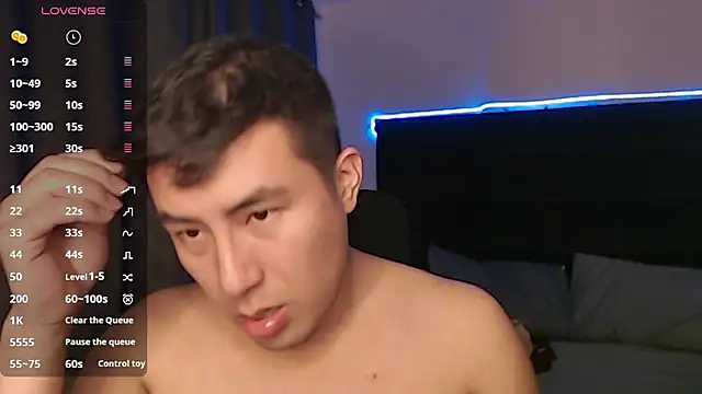 andrewmhilton  online show from September 30, 2025, 6:07 am