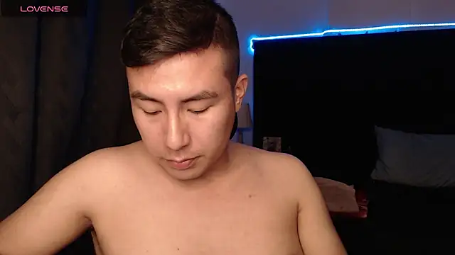 andrewmhilton  online show from October 8, 2025, 6:22 am