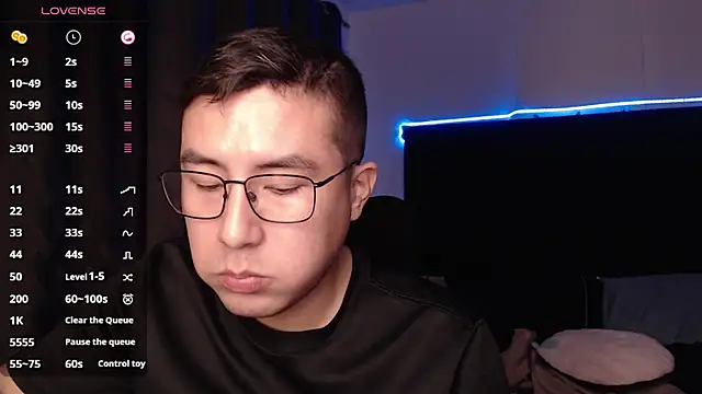 andrewmhilton  online show from October 11, 2025, 5:28 am