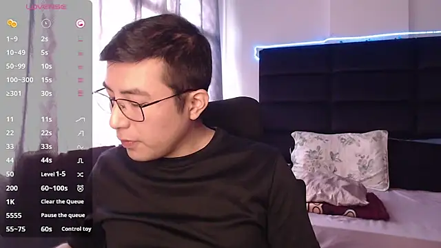 andrewmhilton  online show from November 17, 2025, 7:08 pm