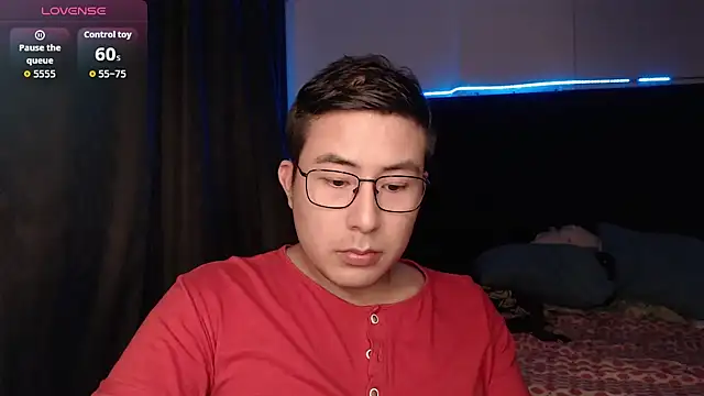 andrewmhilton  online show from December 19, 2025, 5:25 am