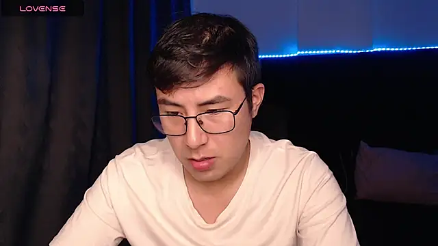 andrewmhilton  online show from March 25, 2026, 5:57 am