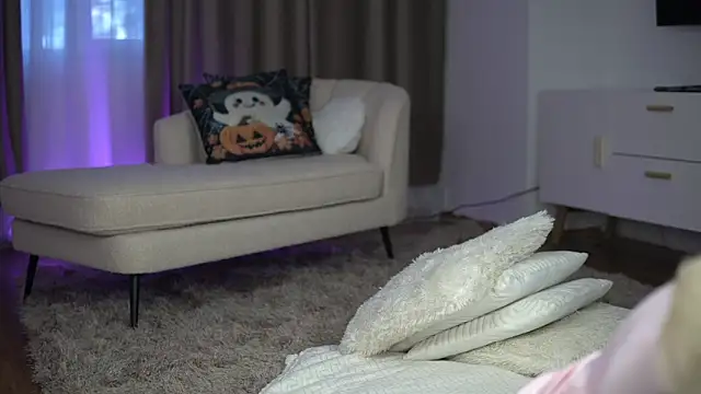 Snapshot of TiffanyMaze chatting on October 30, 2025, 11:44 am TiffanyMaze online show from October 30, 2025, 11:44 am