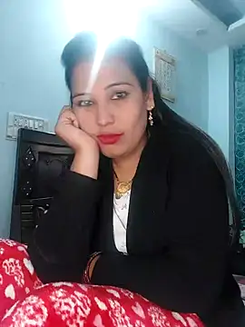 Snapshot of Poojabhabi101 chatting on January 5, 2025, 6:02 am Poojabhabi101 online show from January 5, 2025, 6:02 am
