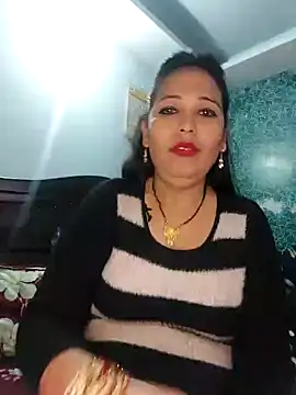Snapshot of Poojabhabi101 chatting on January 7, 2025, 5:54 am Poojabhabi101 online show from January 7, 2025, 5:54 am
