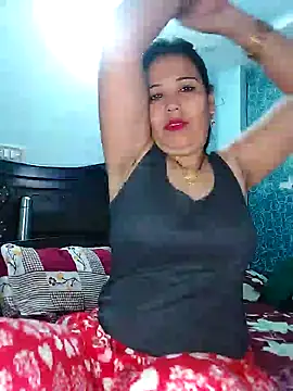 Snapshot of Poojabhabi101 chatting on January 12, 2025, 6:17 am Poojabhabi101 online show from January 12, 2025, 6:17 am