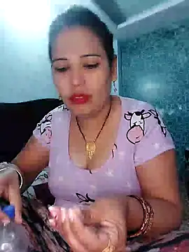 Snapshot of Poojabhabi101 chatting on January 18, 2025, 5:52 am Poojabhabi101 online show from January 18, 2025, 5:52 am