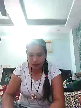 Snapshot of Poojabhabi101 chatting on January 28, 2025, 5:43 am Poojabhabi101 online show from January 28, 2025, 5:43 am