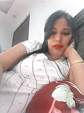 Snapshot of Poojabhabi101 chatting on February 4, 2025, 5:42 am Poojabhabi101 online show from February 4, 2025, 5:42 am