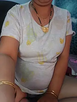 Snapshot of Poojabhabi101 chatting on February 14, 2025, 6:02 am Poojabhabi101 online show from February 14, 2025, 6:02 am