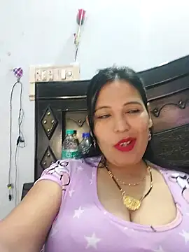 Snapshot of Poojabhabi101 chatting on February 19, 2025, 5:27 am Poojabhabi101 online show from February 19, 2025, 5:27 am