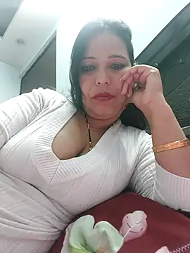Snapshot of Poojabhabi101 chatting on March 5, 2025, 5:50 am Poojabhabi101 online show from March 5, 2025, 5:50 am