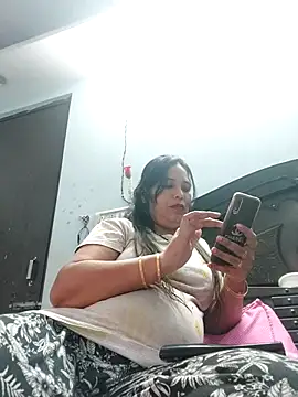 Snapshot of Poojabhabi101 chatting on March 7, 2025, 6:02 am Poojabhabi101 online show from March 7, 2025, 6:02 am