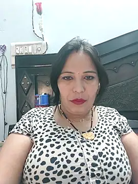 Snapshot of Poojabhabi101 chatting on March 11, 2025, 5:27 am Poojabhabi101 online show from March 11, 2025, 5:27 am