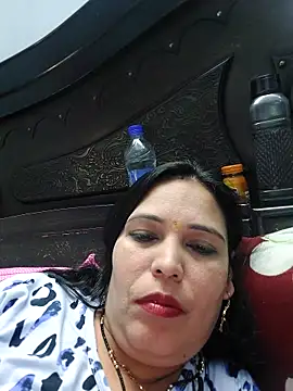 Snapshot of Poojabhabi101 chatting on March 12, 2025, 6:40 am Poojabhabi101 online show from March 12, 2025, 6:40 am