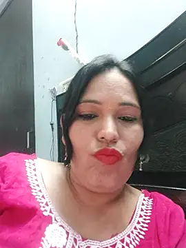 Snapshot of Poojabhabi101 chatting on March 19, 2025, 6:03 am Poojabhabi101 online show from March 19, 2025, 6:03 am