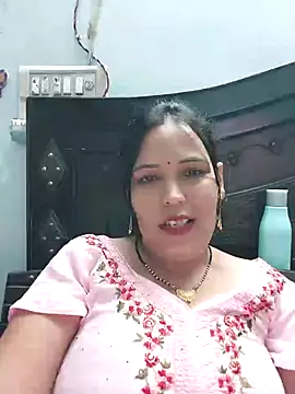 Snapshot of Poojabhabi101 chatting on September 9, 2025, 5:45 pm Poojabhabi101 online show from September 9, 2025, 5:45 pm