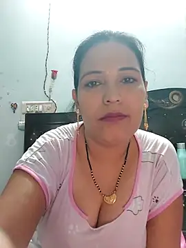 Snapshot of Poojabhabi101 chatting on September 13, 2025, 5:18 am Poojabhabi101 online show from September 13, 2025, 5:18 am