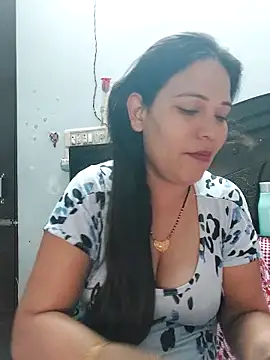 Snapshot of Poojabhabi101 chatting on September 14, 2025, 6:45 am Poojabhabi101 online show from September 14, 2025, 6:45 am