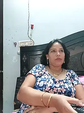 Snapshot of Poojabhabi101 chatting on September 15, 2025, 5:40 am Poojabhabi101 online show from September 15, 2025, 5:40 am